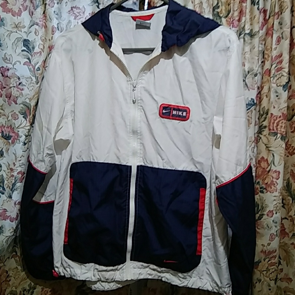 Nike hooded windbreaker